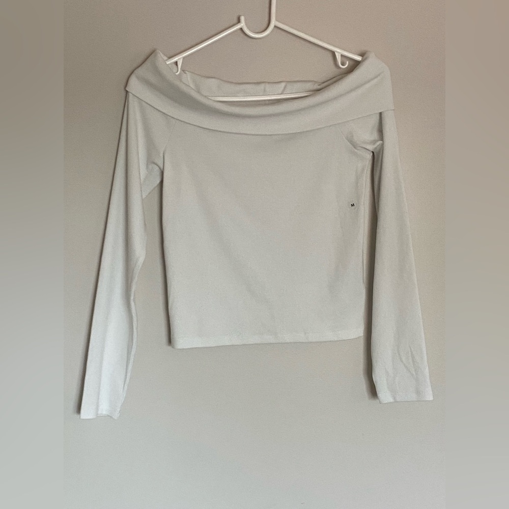 American Eagle Outfitters Off-Shoulder Cream Blouse women size medium‎